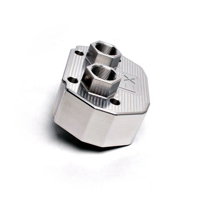 อะลูมิเนียมหมุนหมุนส่วนประกอบ Anodized ปิด การใช้งานรถยนต์ CNC ชิ้นหมุน