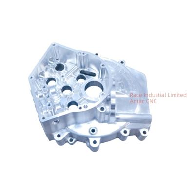 ความแม่นยํา 5 แกน CNC Machining สีเรียบ Deburred การรักษาพื้นผิว บริการส่วนประกอบ