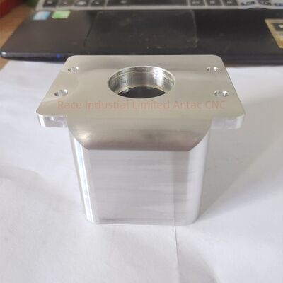 อะไหล่เครื่องจักรยานยนต์ระดับเครื่องจักรยานยนต์ CNC Ra0.2-Ra3.2 ความหยาบคาย การใช้งานความแม่นยําของผิวแอนอดิซ