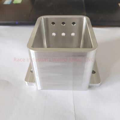 อะไหล่เครื่องจักรยานยนต์ระดับเครื่องจักรยานยนต์ CNC Ra0.2-Ra3.2 ความหยาบคาย การใช้งานความแม่นยําของผิวแอนอดิซ